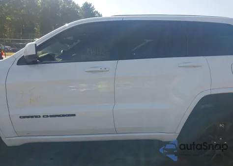 2017 Jeep Grand Cherokee Laredo z USA, uszkodzony, nr VIN 1C4RJFAG5HC909784